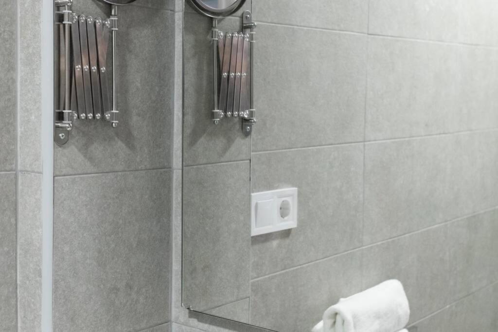 Magnifico Apartamento En Los Remedios Seville Luaran gambar