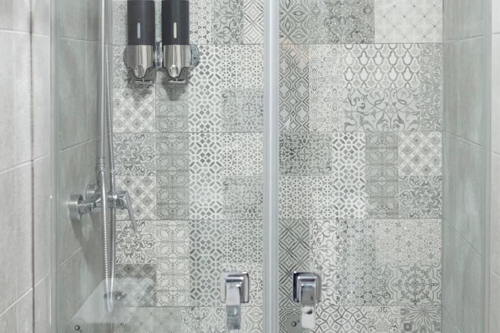 Magnifico Apartamento En Los Remedios Seville Luaran gambar