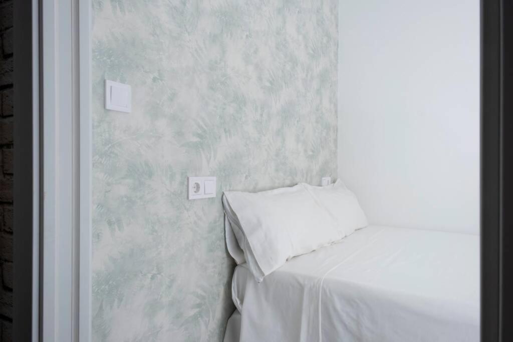 Magnifico Apartamento En Los Remedios Seville Luaran gambar