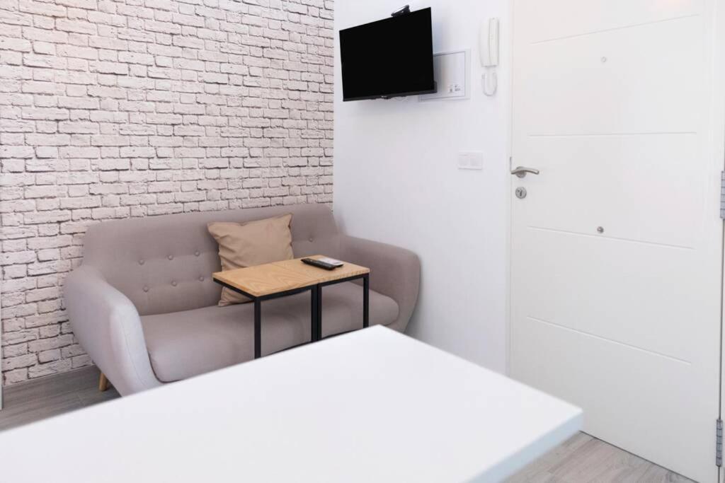 Magnifico Apartamento En Los Remedios Seville Luaran gambar
