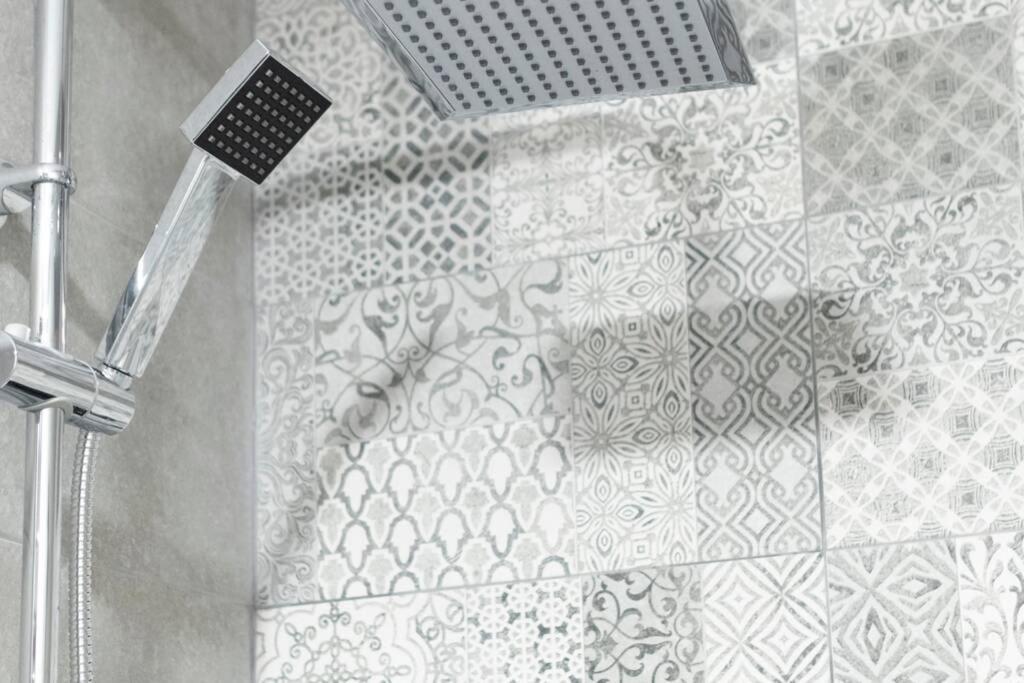 Magnifico Apartamento En Los Remedios Seville Luaran gambar